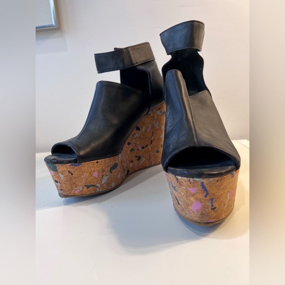 Black sandal platform, fun cork pattern wedge SIZE 8